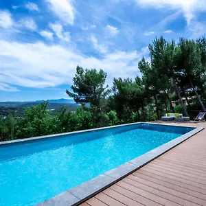 Lumineuse Avec Piscine Clim 1ere Etage Vue Panoramique Sur Les Montagnes Sur Le Site De La Sainte-victoire Appartement